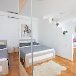 Miandmi Apartment *