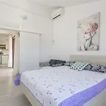 Miandmi Apartment *
