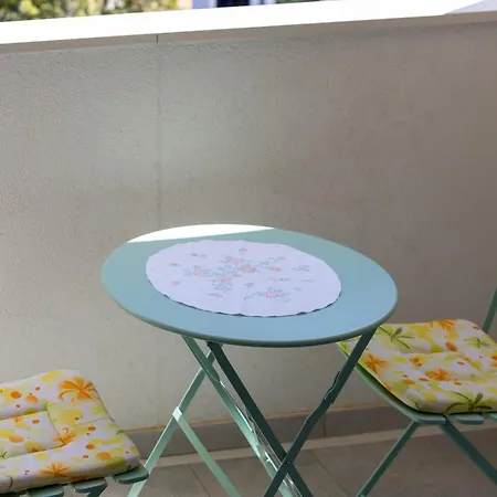 Apartman Miandmi *
